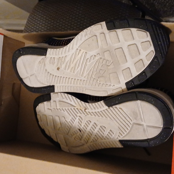 Nike Black Multi-Color Sneakers - Picture 9 of 9